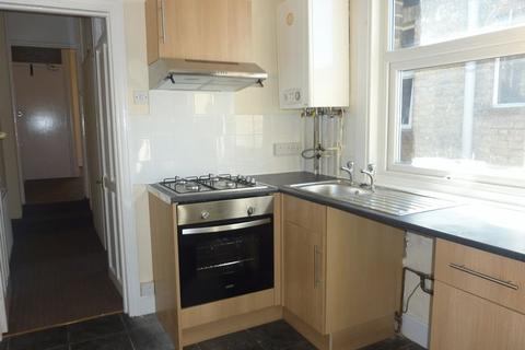 2 bedroom flat to rent - Gainsborough Drive, Westcliff-On-Sea