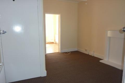 2 bedroom flat to rent - Gainsborough Drive, Westcliff-On-Sea