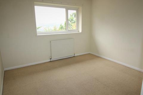 13 Edgecliffe Place, Barnsley, S71 1UW