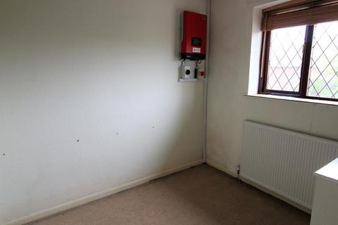 13 Edgecliffe Place, Barnsley, S71 1UW