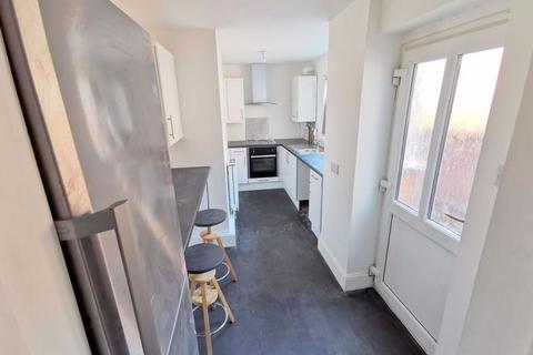 2 bedroom terraced house to rent, Bulwell Lane, Basford, Nottingham, NG6 0BS