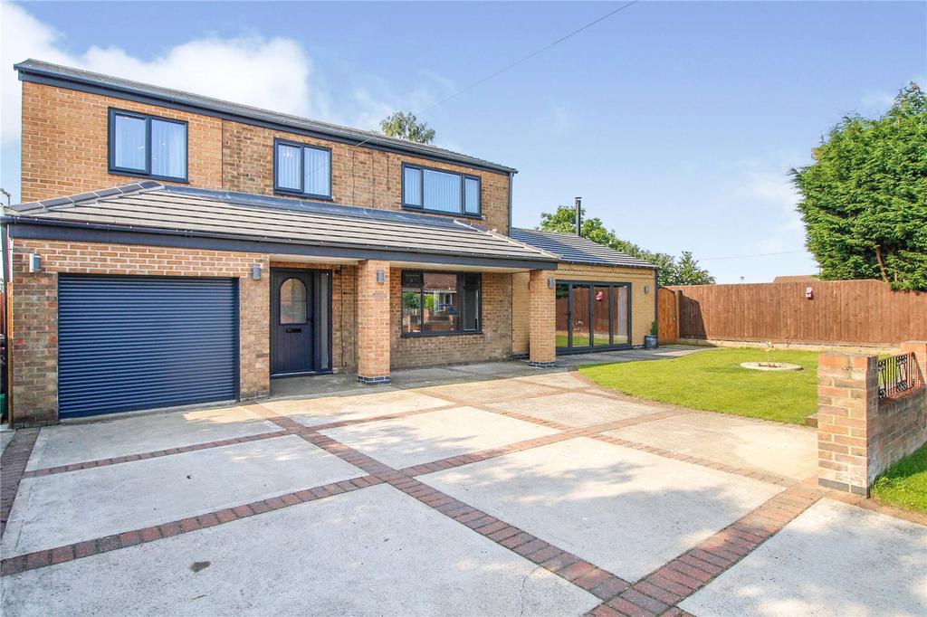 Newport Drive, Winterton, Scunthorpe... 4 bed detached house £300,000