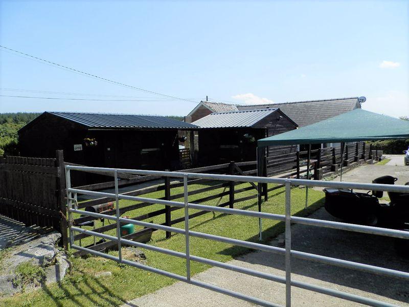 Stables &amp; Bungalow
