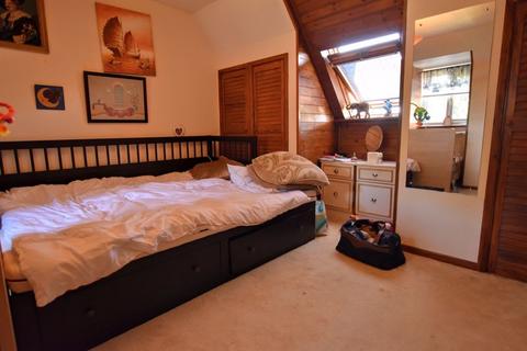 27 Caesars Close, Bancroft, Milton Keynes, MK13 0QD