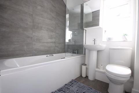 Flat 4, 14 Broadway, Kidlington, OX5 1EF