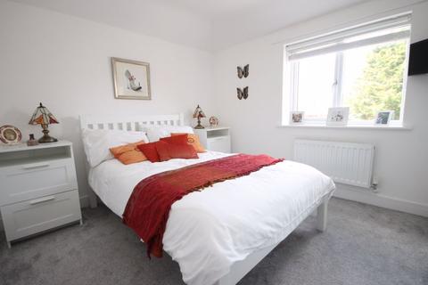 Flat 4, 14 Broadway, Kidlington, OX5 1EF