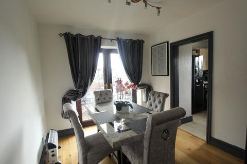 18 Whetstone Hill Road, Oldham, OL1 4NA