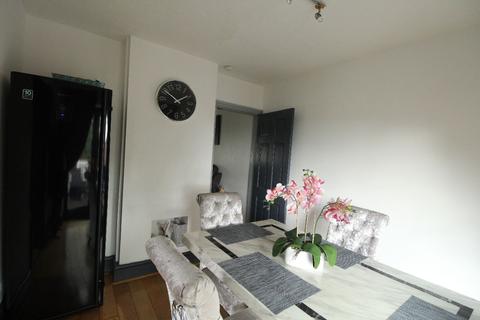 18 Whetstone Hill Road, Oldham, OL1 4NA