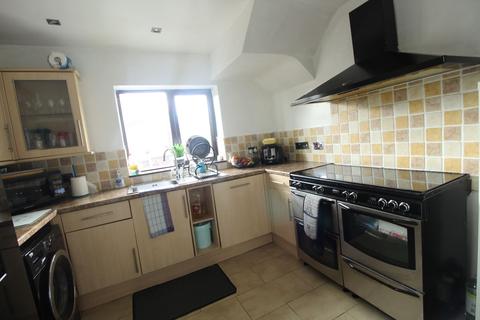 18 Whetstone Hill Road, Oldham, OL1 4NA
