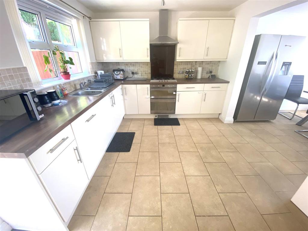 Coleridge Crescent, Killay, Swansea 4 bed detached house £319,950