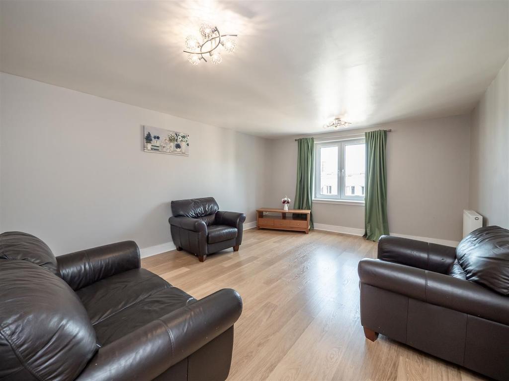9/13 Hopetoun Crescent, Edinburgh, EH7 4AU 2 bed property £285,000