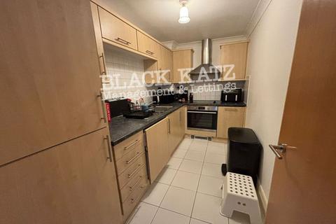 2 bedroom apartment to rent, SW4