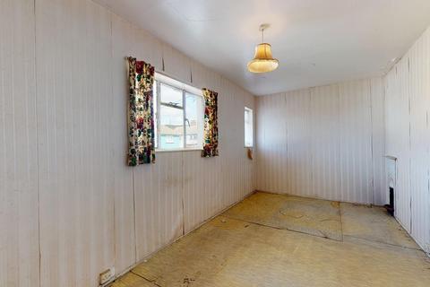 8 Tyson Road, Folkestone, CT19 6JS