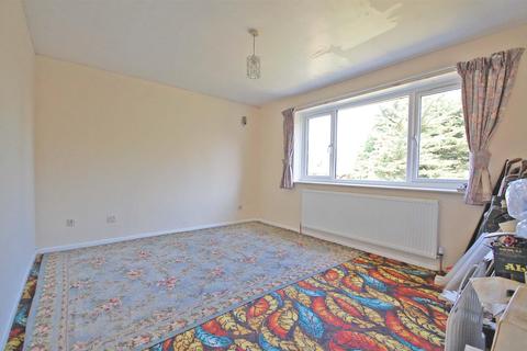 10 Smiths Field, Rayne, Braintree, CM77 6BX
