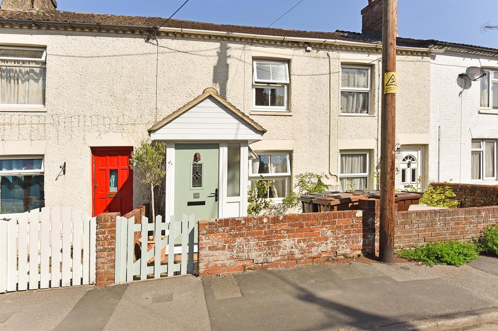 South Street, Andover 2 bed house £230,000