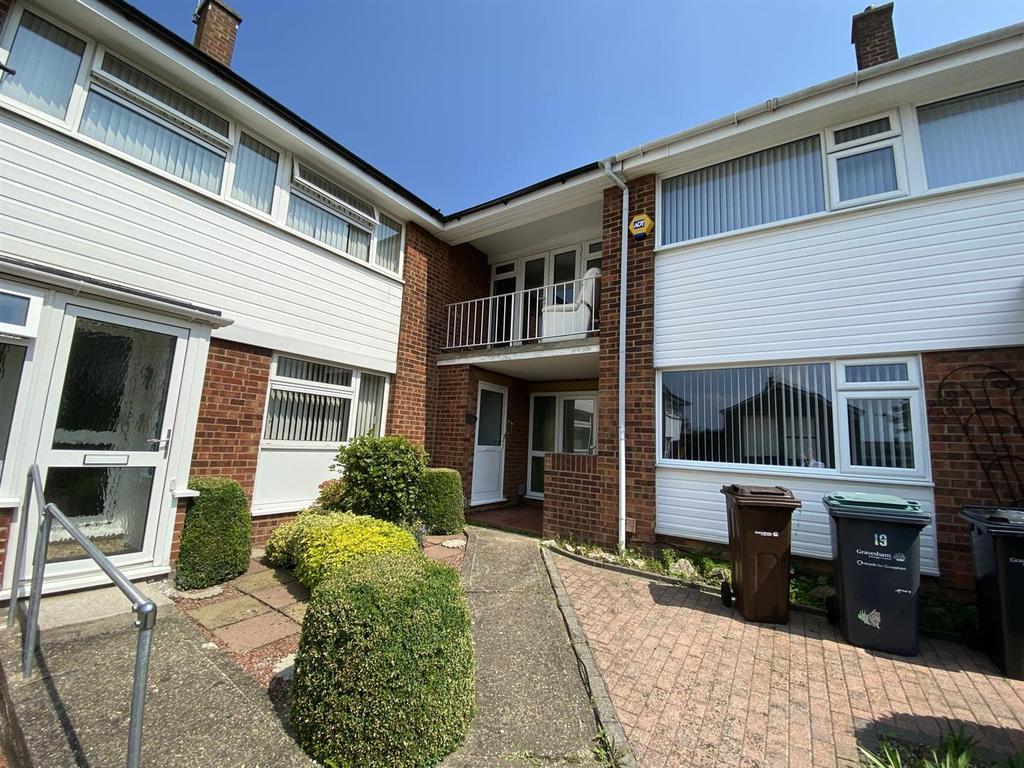 Dogwood Close, Northfleet, Gravesend 2 bed apartment £900 pcm (£208 pw)