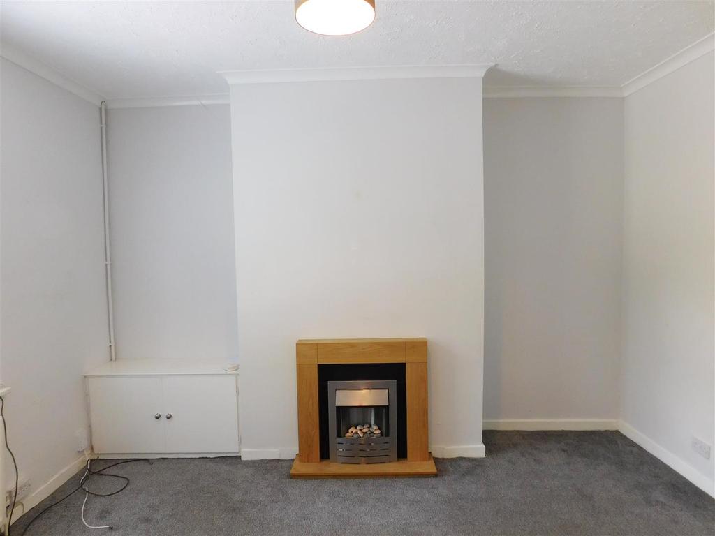 Peel Street, Hyde 2 bed terraced house £625 pcm (£144 pw)