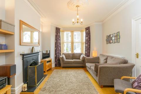4 bedroom end of terrace house for sale - Harrowdene Road, Knowle