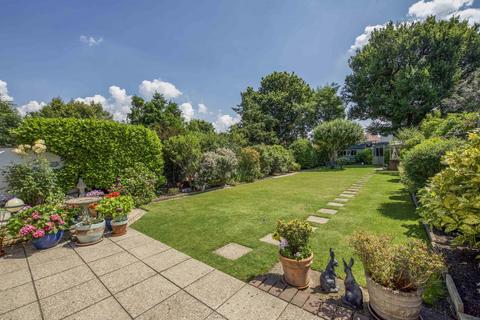 7 Forest Side, Worcester Park, KT4 7PA
