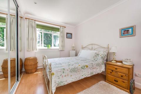 7 Forest Side, Worcester Park, KT4 7PA