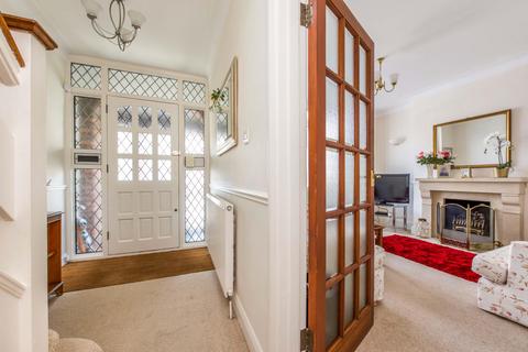 7 Forest Side, Worcester Park, KT4 7PA