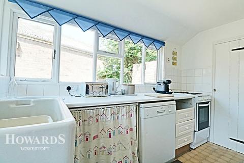 2 Back Lane, Lound, Lowestoft, NR32 5NE