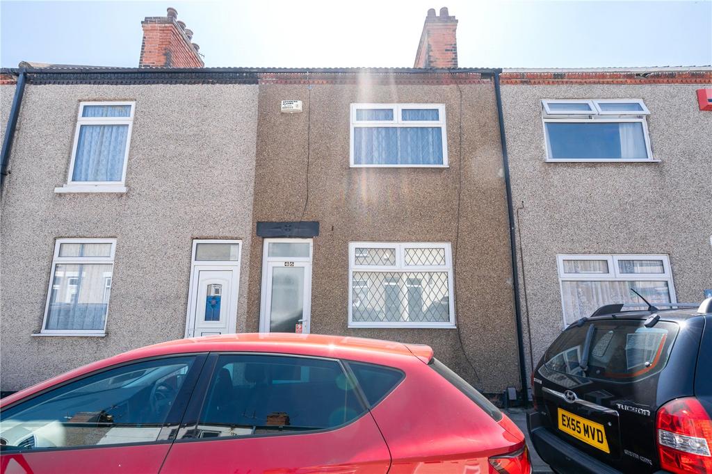 Julian Street, Grimsby, DN32 2 bed terraced house £65,000