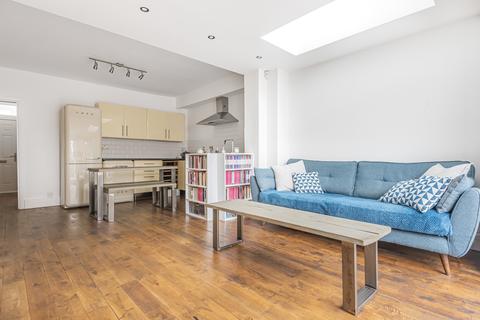 60 Ronver Road, London, SE12 0NJ
