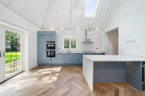 3 bedroom detached house for sale - The Old Gate House, Beltwood Park Residences, SE26 6TH