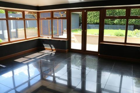 10 Baker Close, Somercotes, Alfreton, DE55 4LE