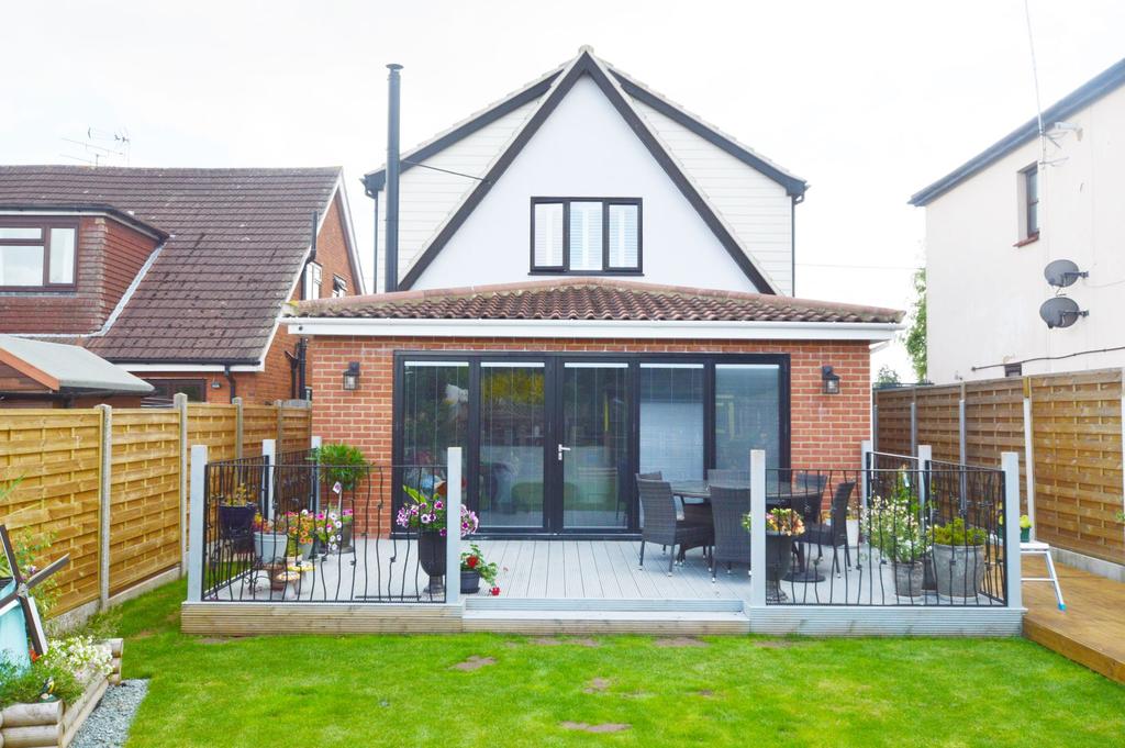 Greensward Lane, Hockley, SS5 4 bed detached house £575,000
