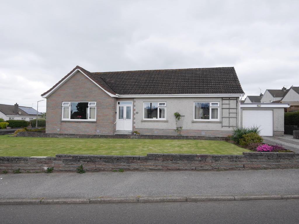 125 Road, Dumfries, DG1 4DR 3 bed detached bungalow for sale