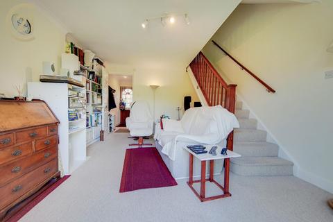 2 bedroom terraced house for sale - Chertsey