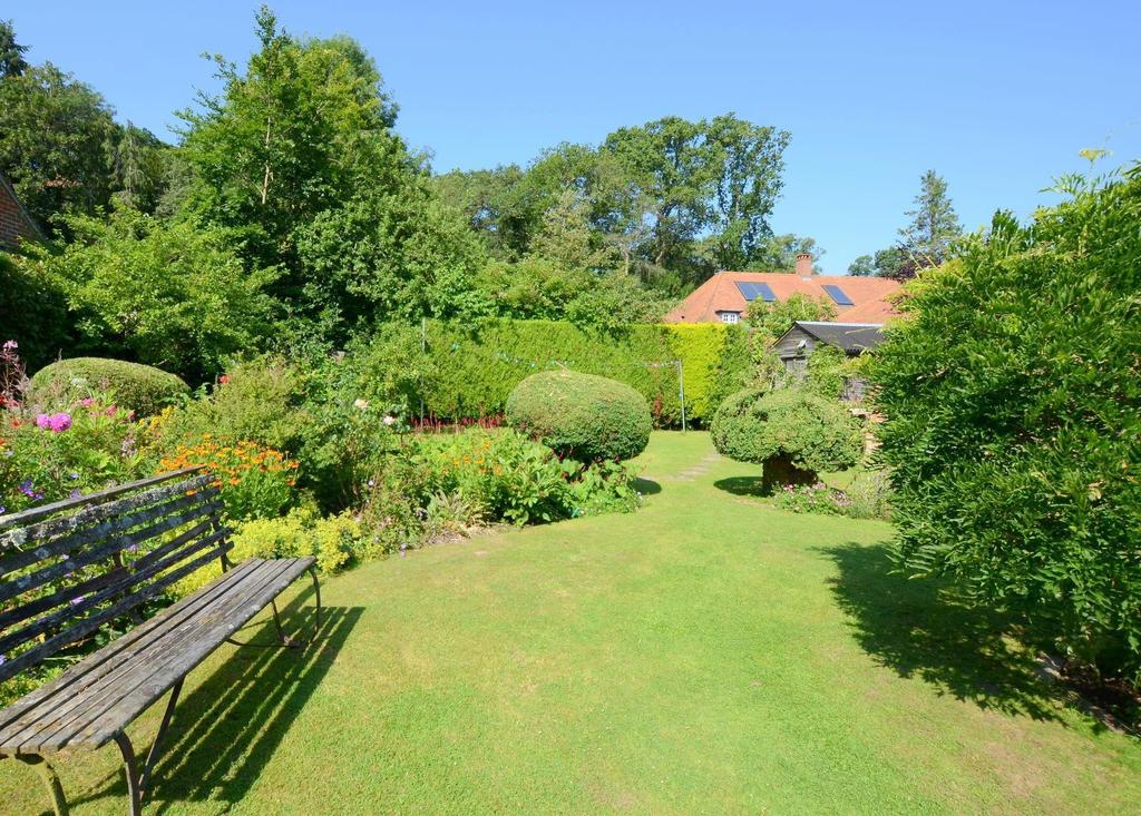 Ockham Road South, East Horsley, KT24 3 bed detached bungalow £1,295,000