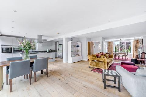 6 York Gate, London, N14 6HS