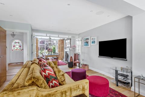 6 York Gate, London, N14 6HS