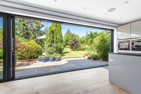 6 York Gate, London, N14 6HS