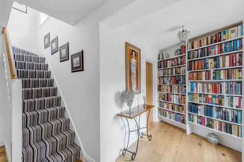 6 York Gate, London, N14 6HS