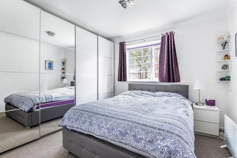 93 Acorn Walk, London, SE16 5DX