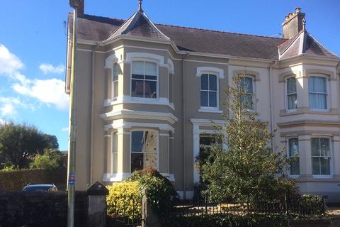 16 Crescent Road, Llandeilo, SA19 6HL