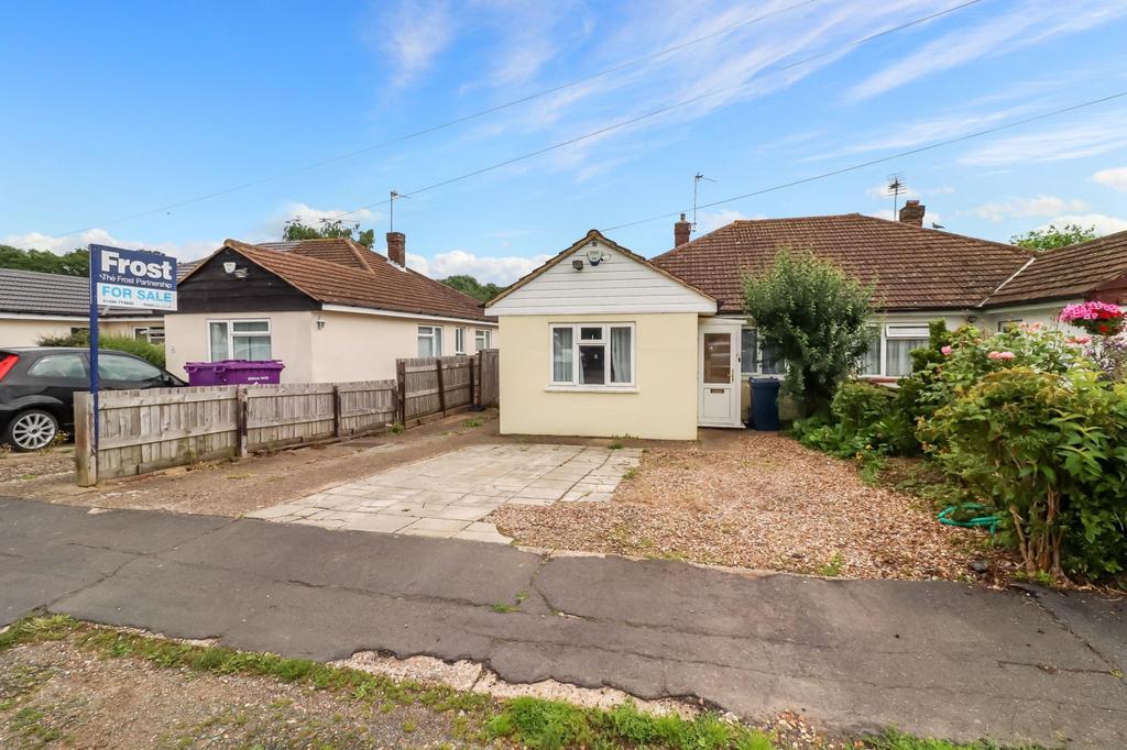 Rose Drive, Chesham, Buckinghamshire... 3 bed bungalow £425,000