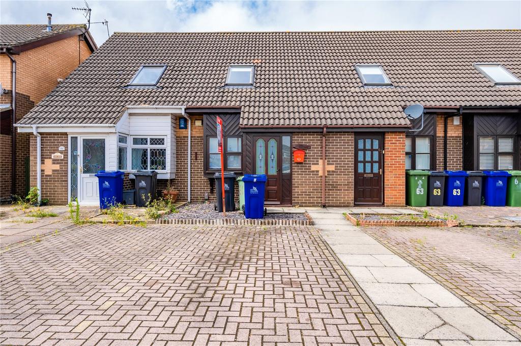 Waterside Drive, Grimsby, North East... 2 bed terraced house £495 pcm (£114 pw)