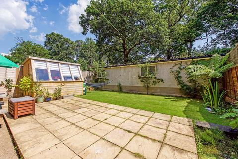 19 Wilmer Crescent, Kingston Upon Thames, KT2 5LU