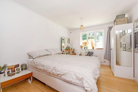 19 Wilmer Crescent, Kingston Upon Thames, KT2 5LU