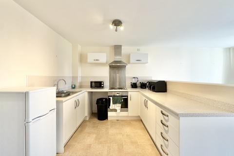 2 bedroom flat to rent, Maple Court, Killingbeck