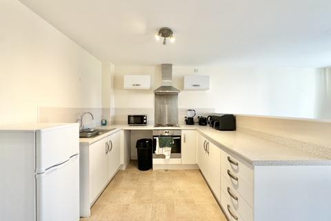 2 bedroom apartment to rent, Maple Court, Killingbeck