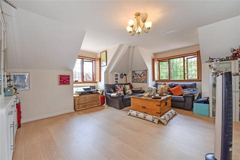 2 bedroom flat for sale, Park Court, Park Road, Petersfield, Hampshire