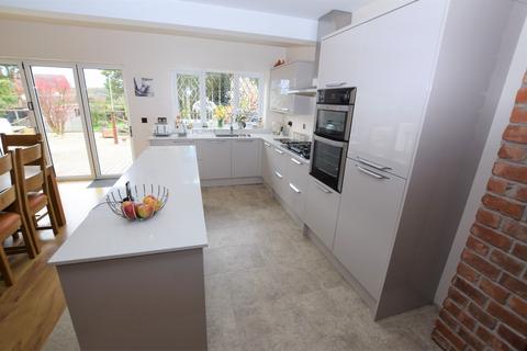 93 Malthouse Lane, Earlswood, Solihull, B94 5RZ