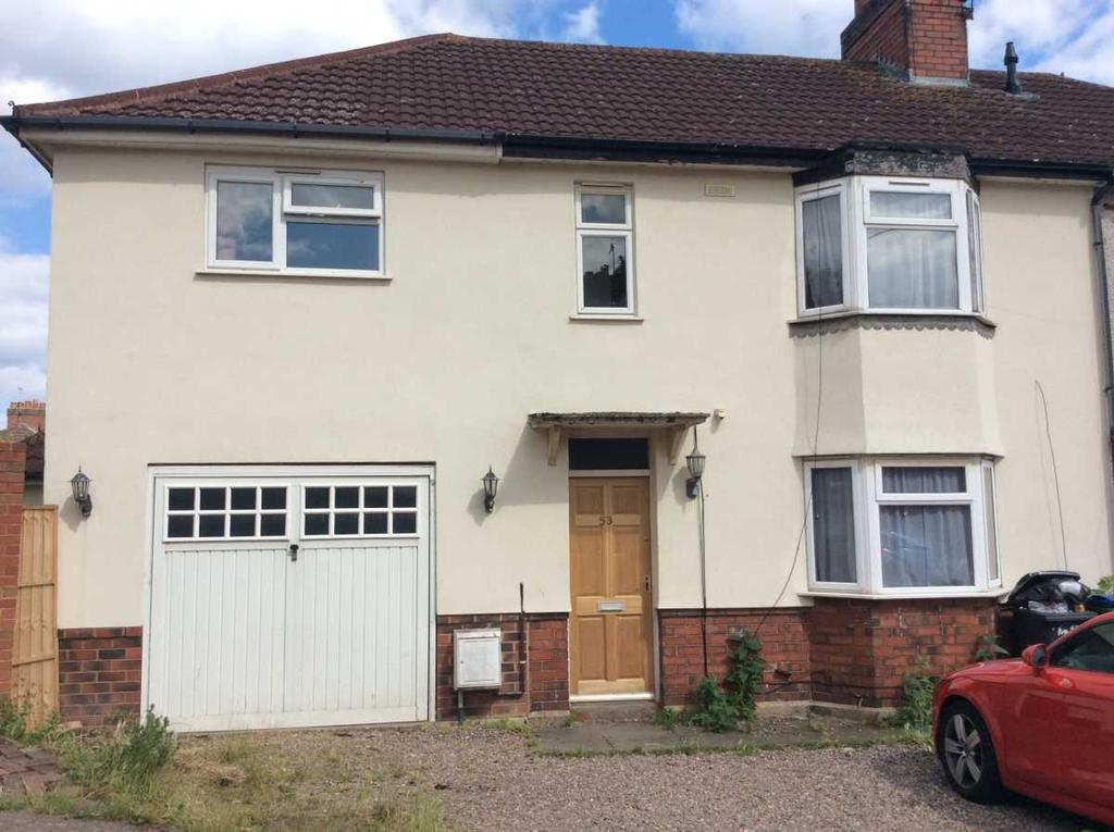 Meadow Walk, Cradley Heath 4 bed semidetached house £900 pcm (£208 pw)
