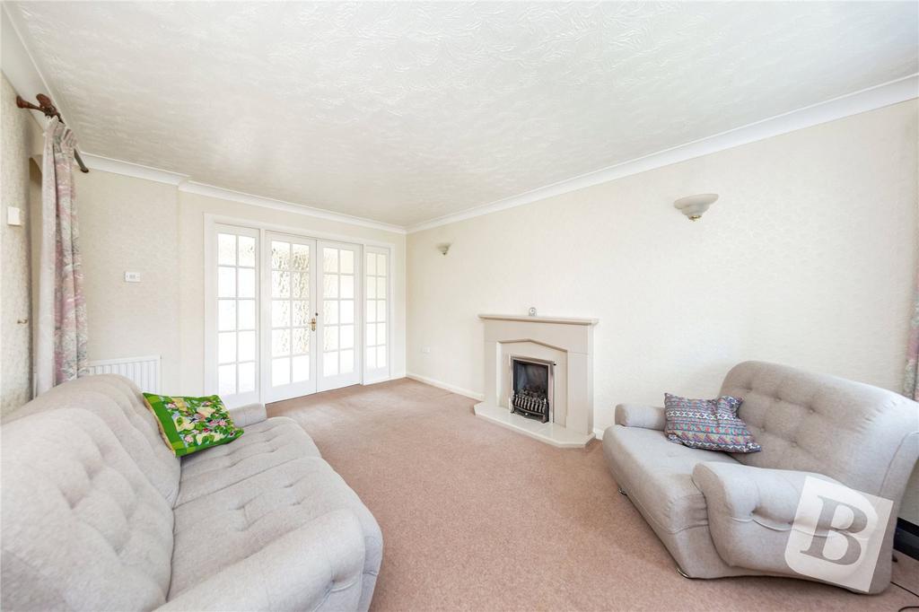 The Hedgerows, Northfleet, Gravesend... 3 bed detached house £450,000